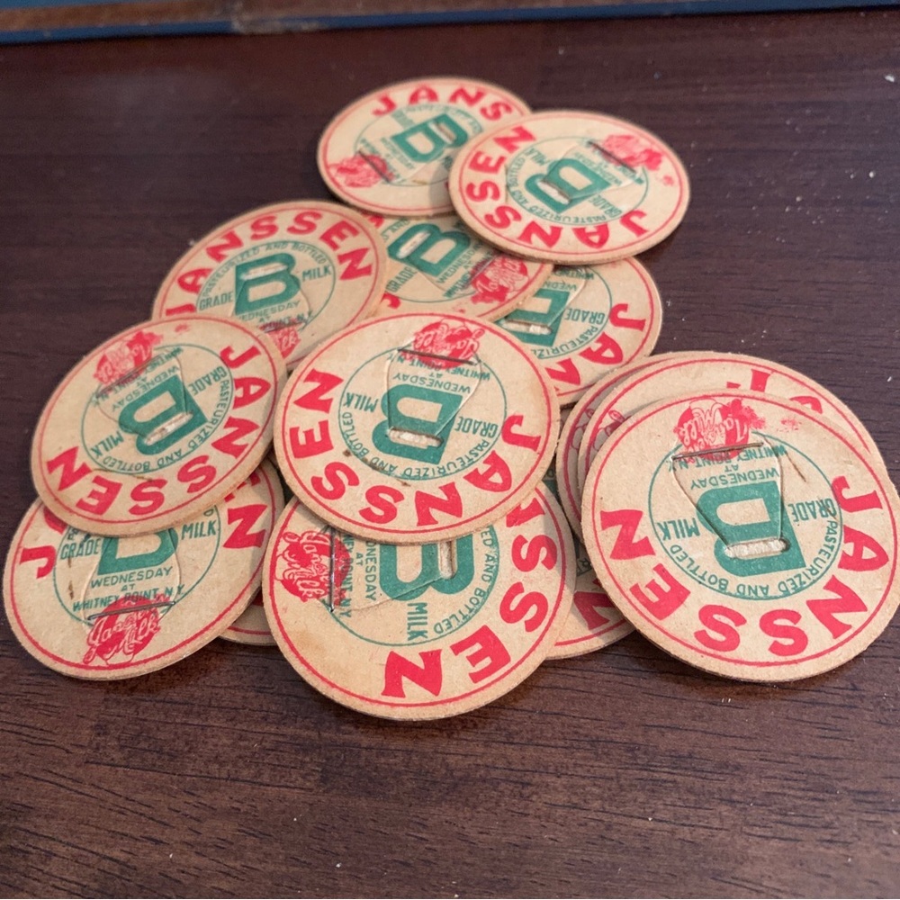 JANSSEN milk caps Whitney Point New York set of 15! Vintage grade B Wedn…